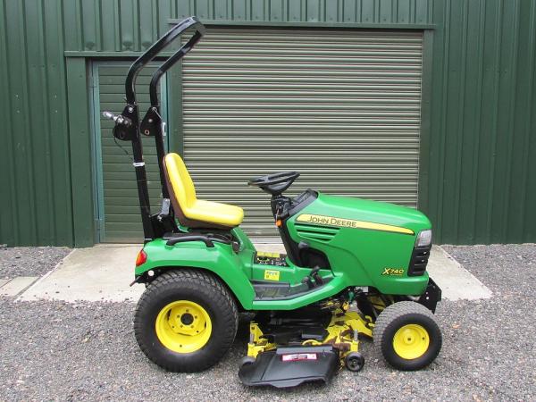 John Deere X740 SOLD *