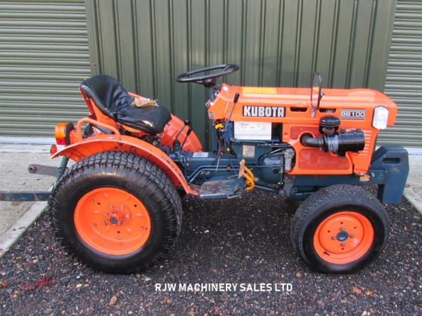 Kubota B6100D SOLD