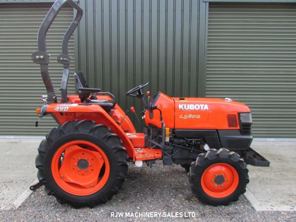 Kubota L3200 SOLD