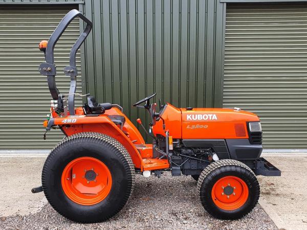 Kubota L3200 SOLD