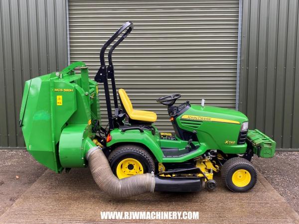 John Deere X740