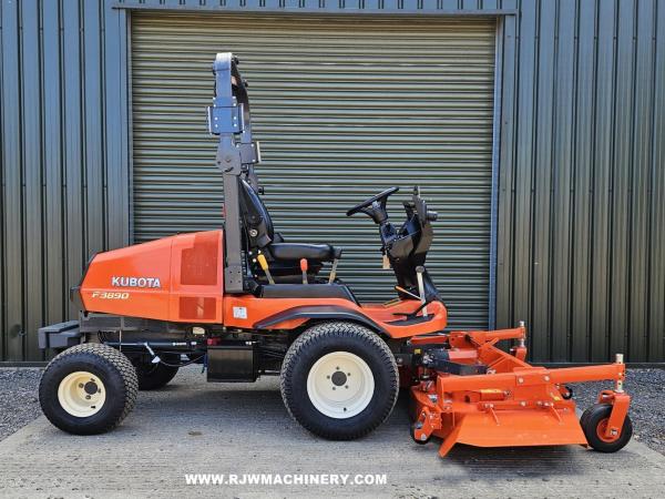 SOLD Kubota F3890 New Deck