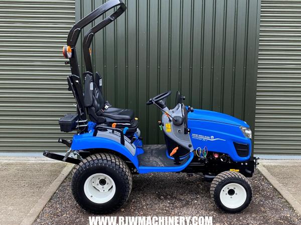 *SOLD* New Holland Boomer 25C