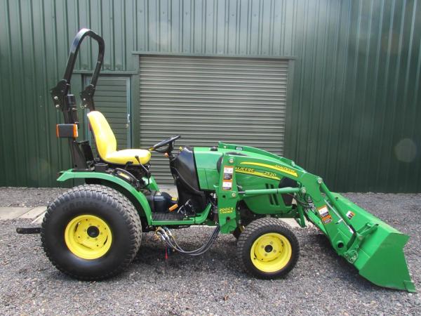 John Deere 2520 SOLD **