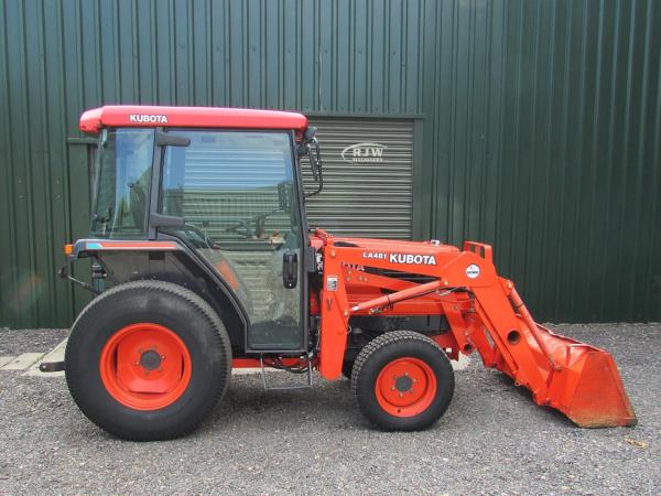 Kubota L3300 SOLD