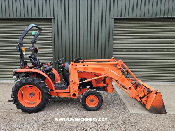 *SOLD* Kubota ST401